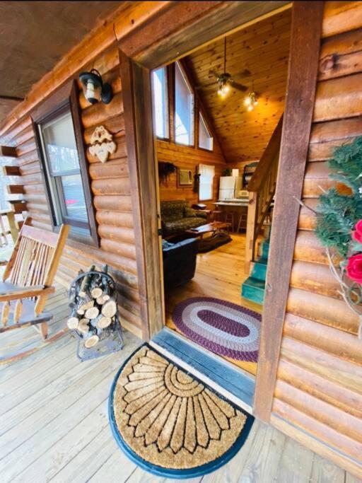 The Loft At Bear Mountain Log Cabins Eureka Springs Exterior photo